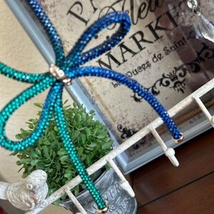 Betsey Johnson statement necklace with large bling bow